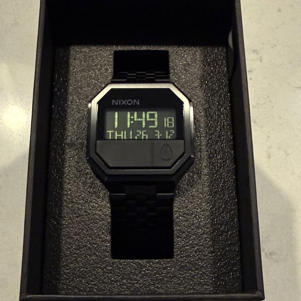 Nixon New in Box Re-Run watch in the 